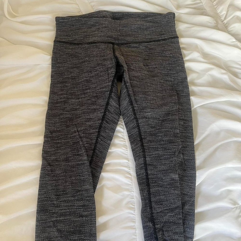 Size 6 Grey Patterned Lululemon leggings